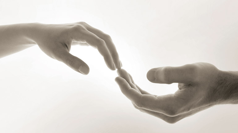Tantra Paarmassage mit Langsamkeit, Abstimmung und Aufmerksamkeit auf ein neues Level bringen Tantra Paarmassage mit Langsamkeit, Abstimmung und Aufmerksamkeit auf ein neues Level bringen